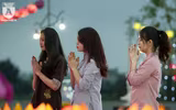 Giới trẻ thanh tịnh nơi cửa thiền, ước nguyện một năm mới bình an
